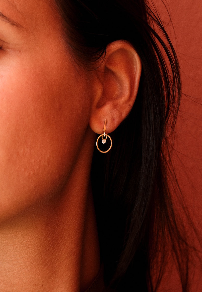 Lily gold earring